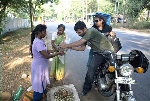 Goa: selling shellfish along the road